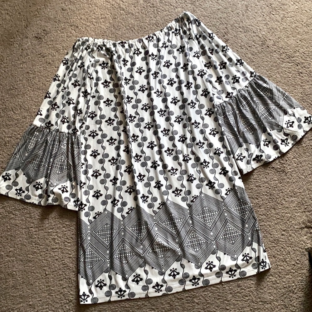 Chen Nan Feng Cai -XL Dress- Black & White Print